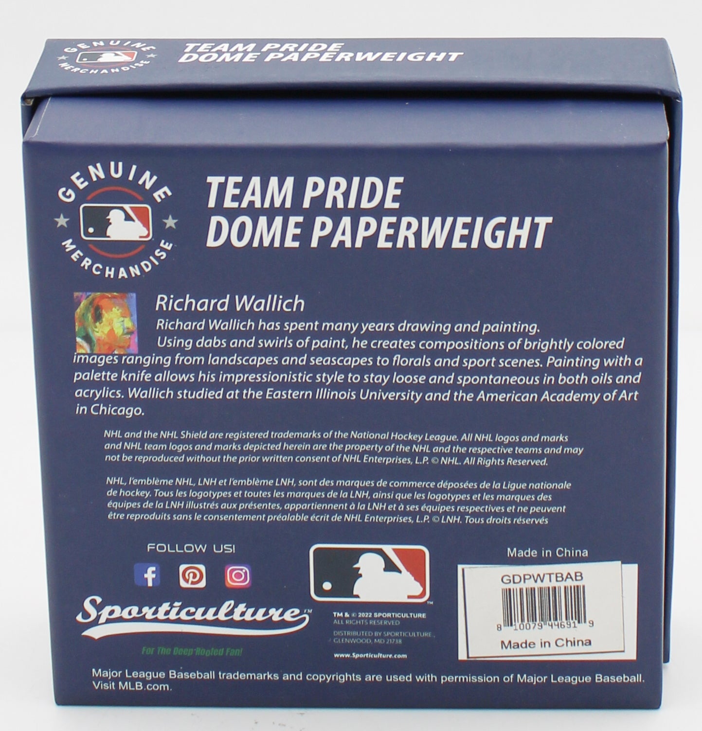 OFFICIALLY LICENCED ATLANTA BRAVES GLASS DOME PAPERWEIGHT 4"