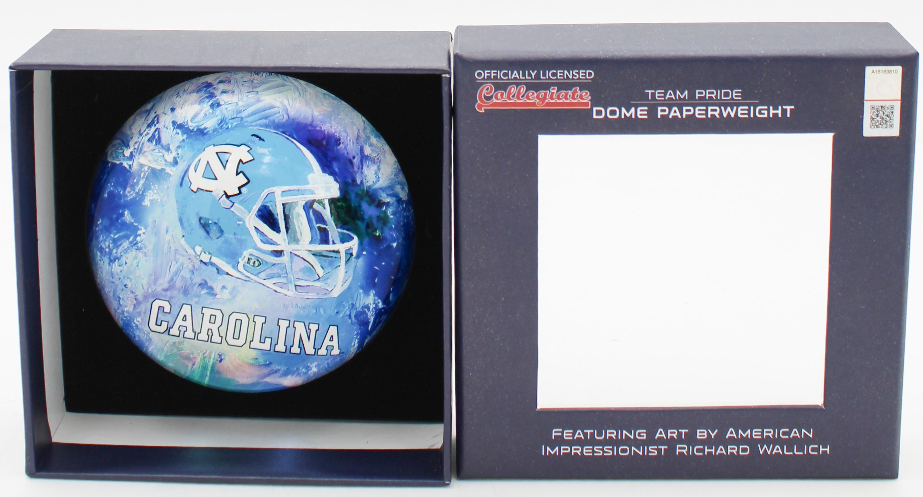 NORTH CAROLINA TAR HEELS GLASS DOME PAPERWEIGHT 4"