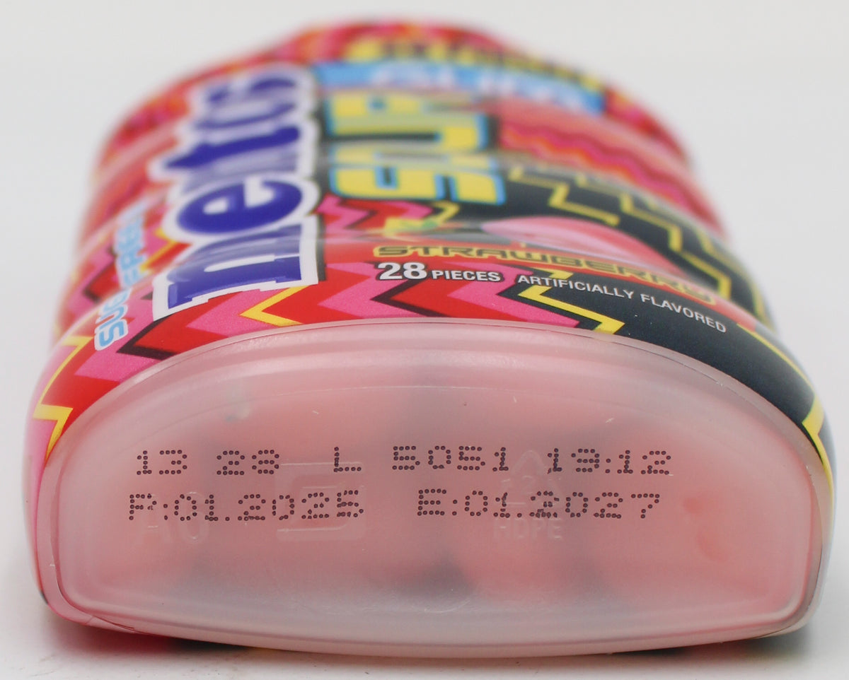 MENTOS GUM 28PC SOUR STRAWBERRY DISPLAY TRAY BB 1/1/27