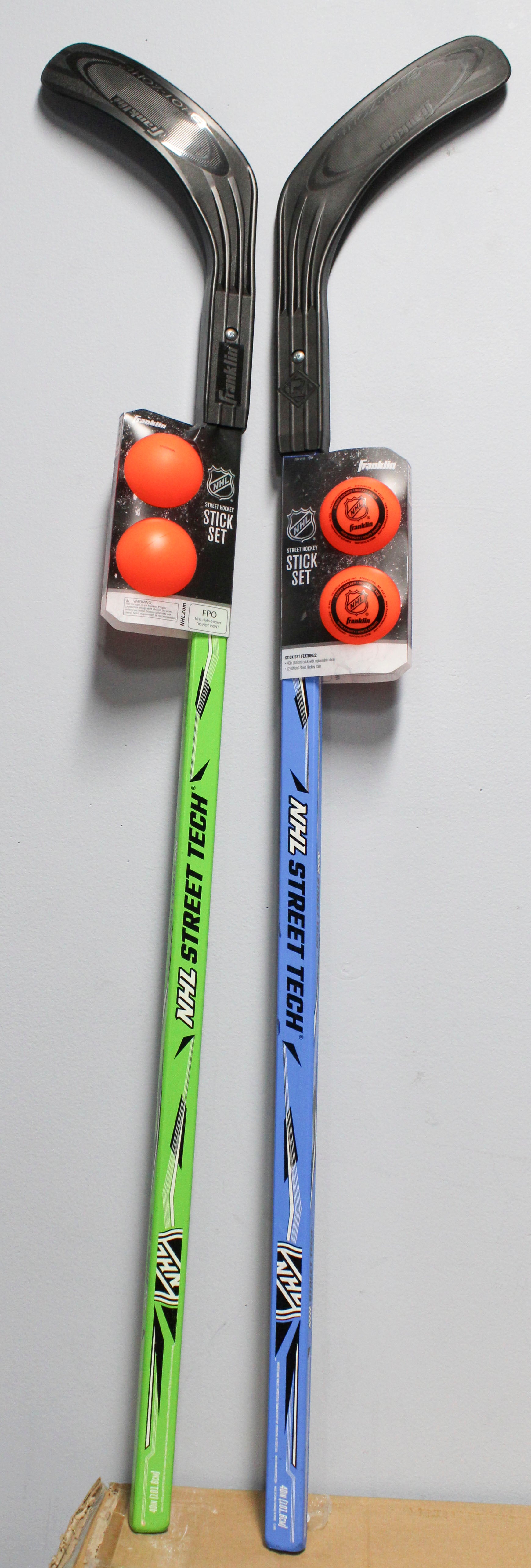 FRANKLIN NHL STREET HOCKEY STICK & 2 BALLS