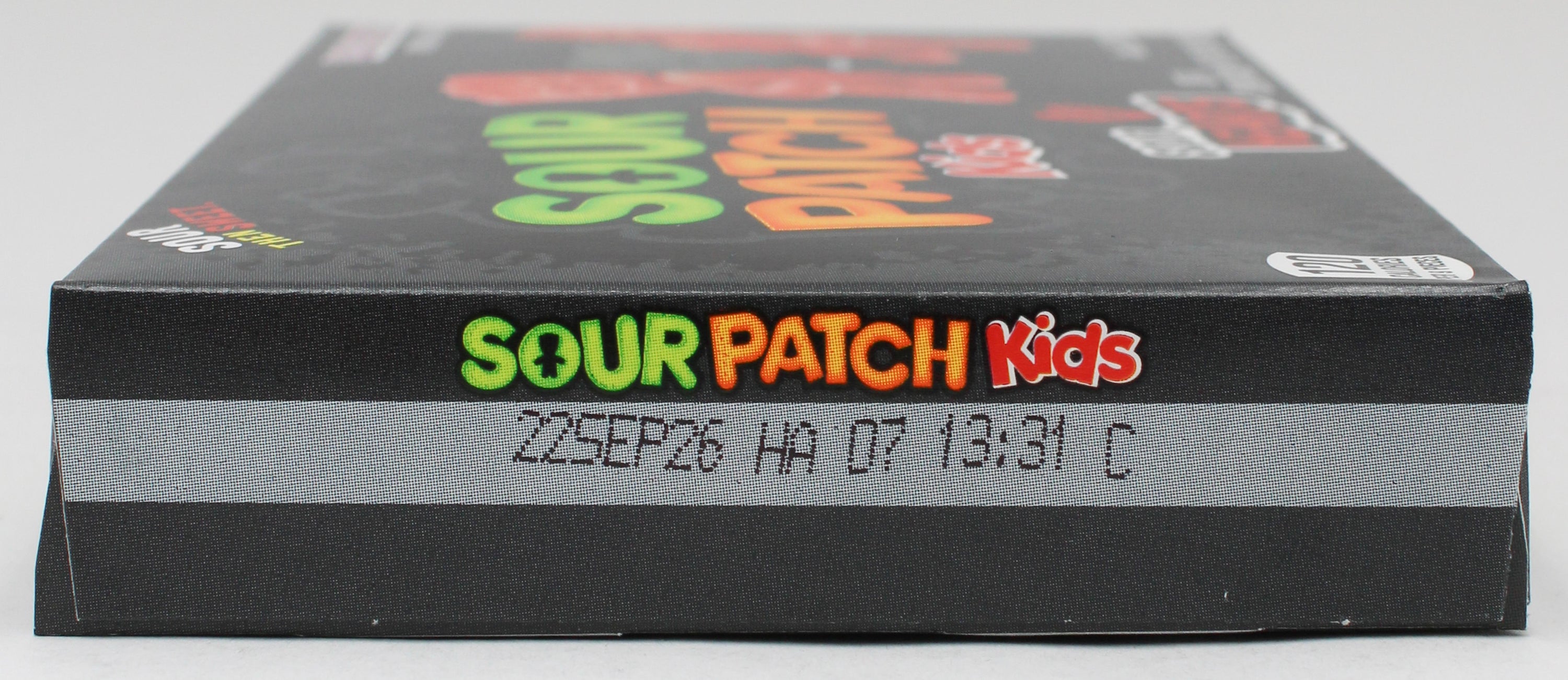 SOUR PATCH KIDS SOUR HEARTS THEATRE BOX  3.08 Oz BB 9/22/26