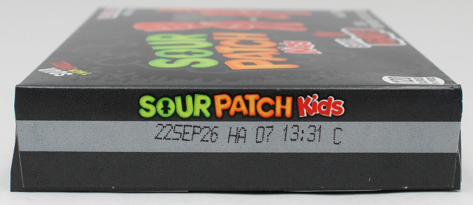 SOUR PATCH KIDS SOUR HEARTS THEATRE BOX  3.08 Oz BB 9/22/26