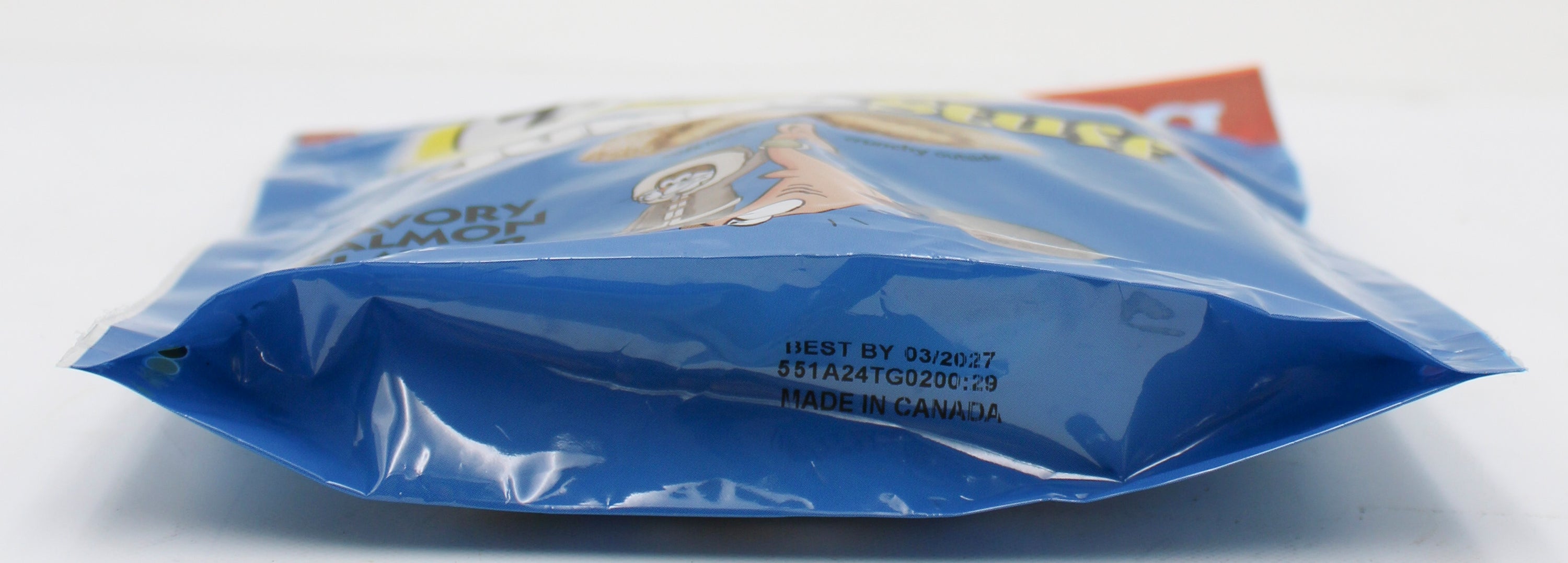 TEMPTATIONS JUMBO STUFF SAVORY SALMON FLAVOR CAT TREATS 5.3OZ BB 3/31/2027