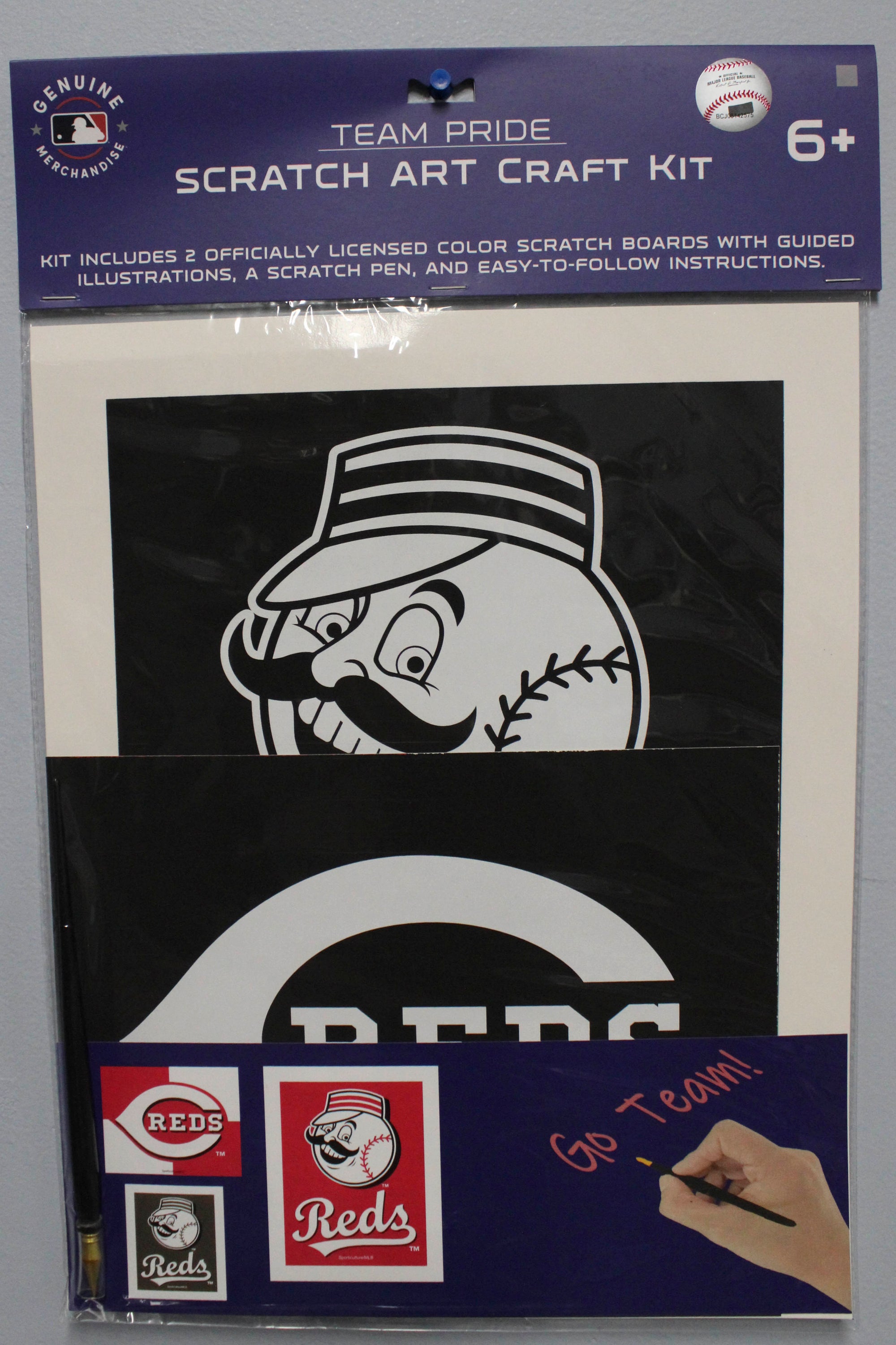 OFFICIALLY LICENSED CINCINNATI REDS SCRATCH ART CRAFT KIT