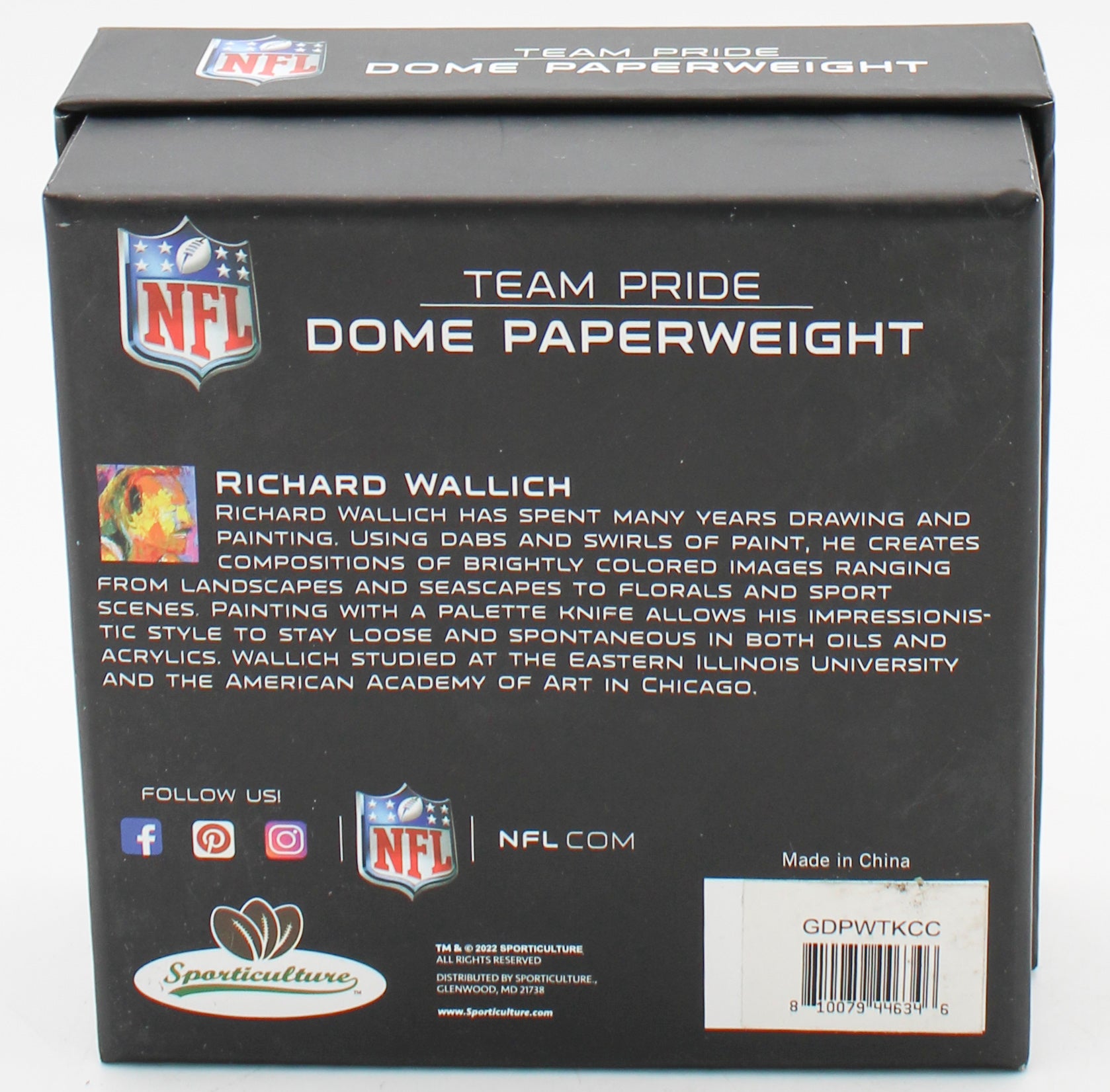 OFFICIALLY LICENCED KANSAS CITY CHIEFS GLASS DOME PAPERWEIGHT 4"