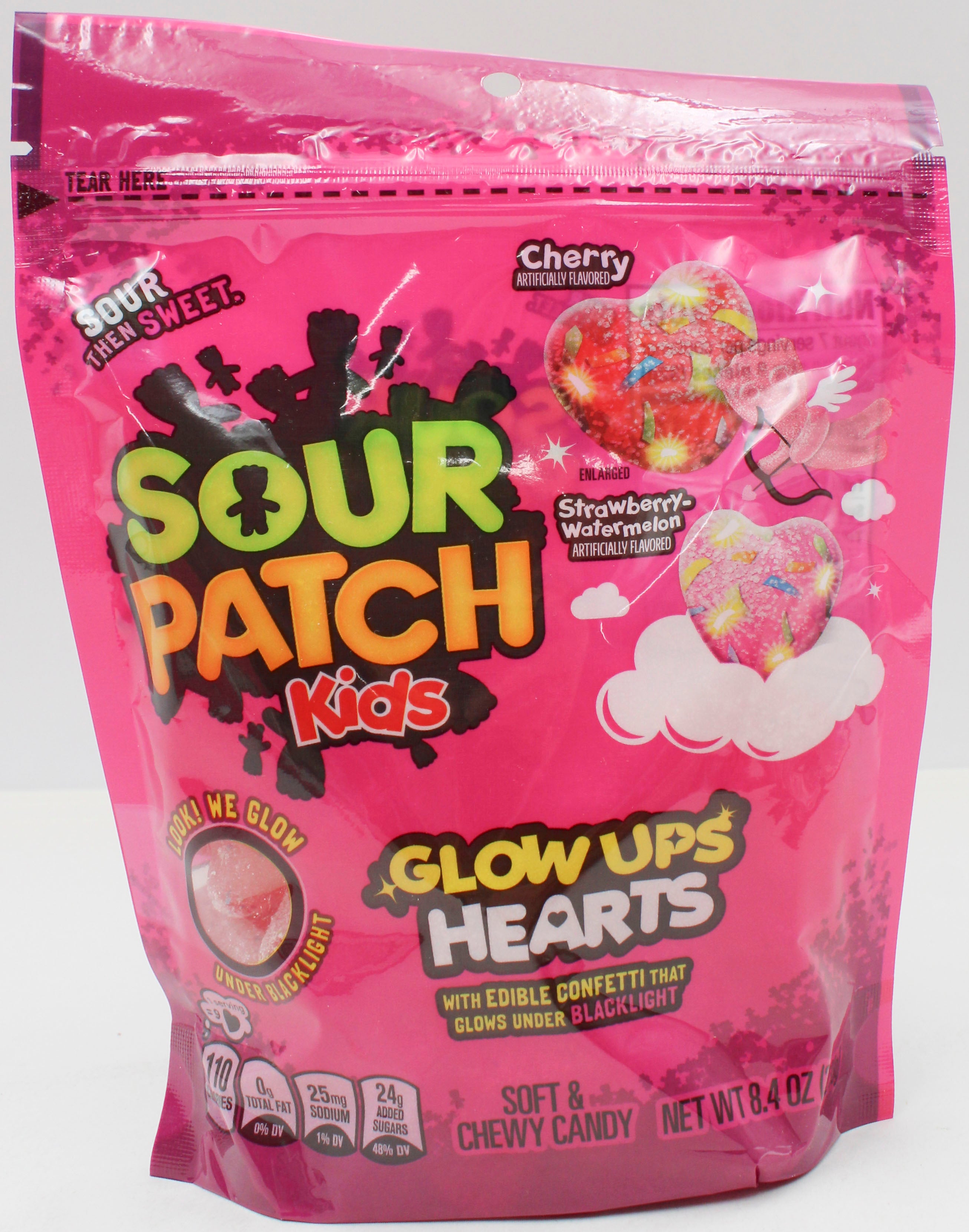 SOUR PATCH KIDS GLOW UP HEARTS 8.4 Oz BB 8/13/26'