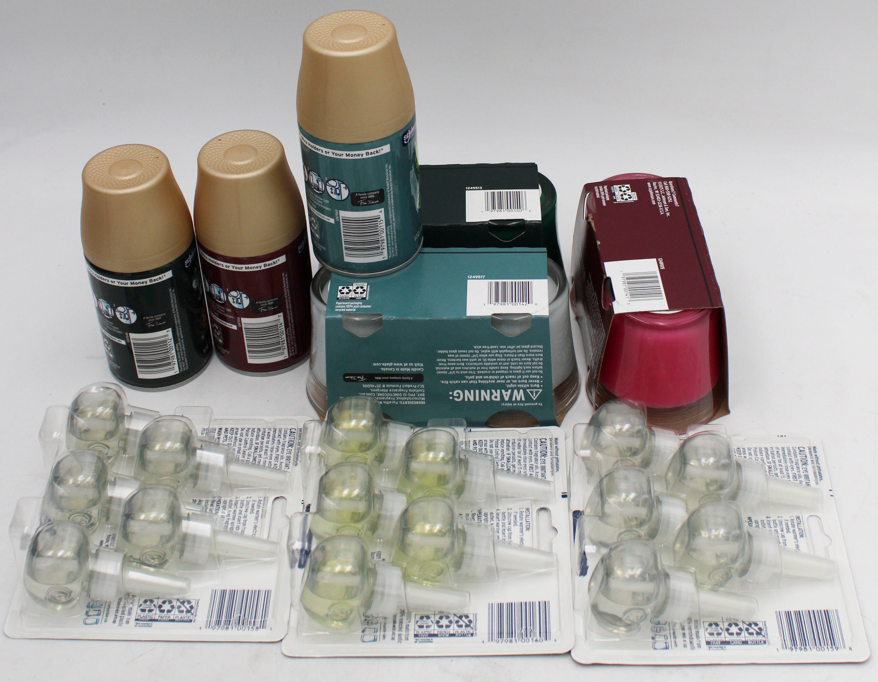 GLADE HOLIDAY MIXED QUARTER PALLET.