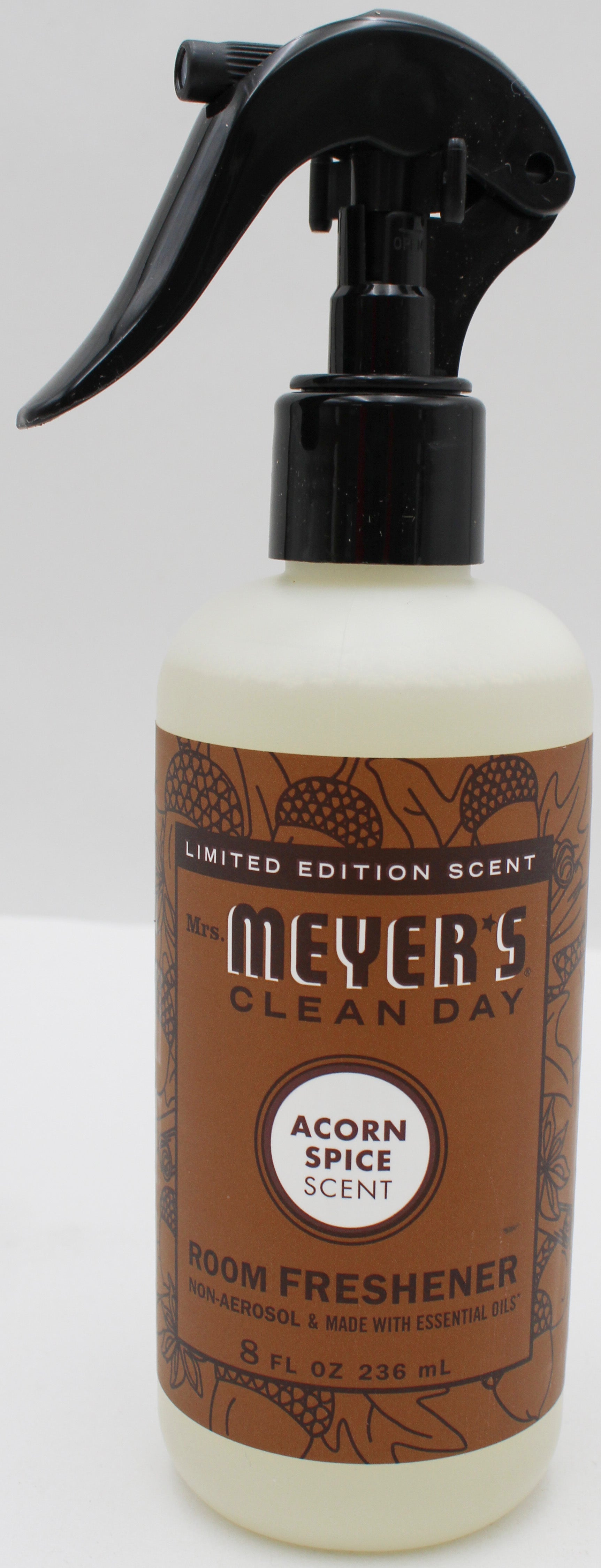 MRS MEYERS ROOM FRESHNER ACORN SPCE 8oz