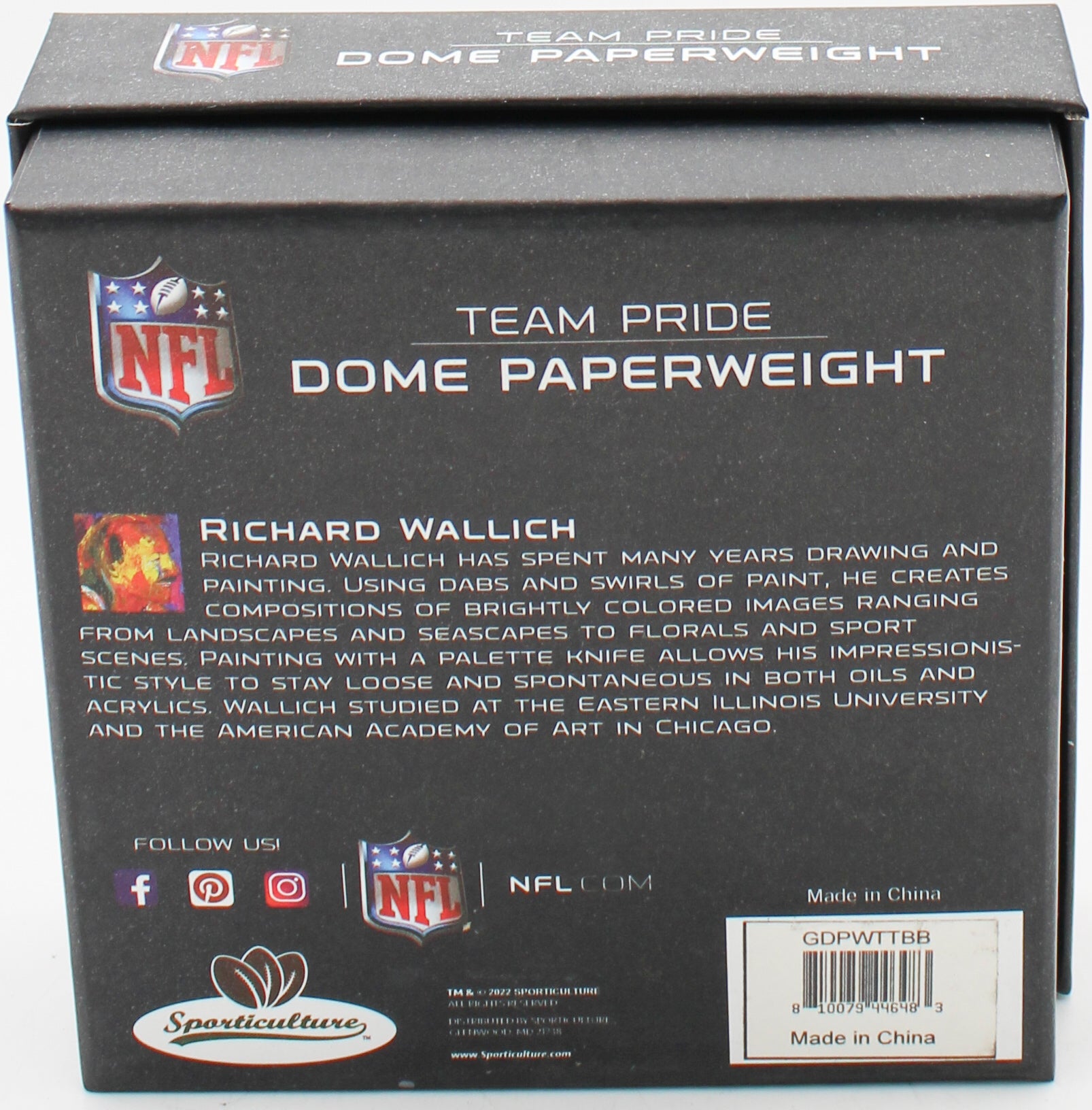 TAMPA BAY BUCCANEERS GLASS DOME PAPERWEIGHT 4"