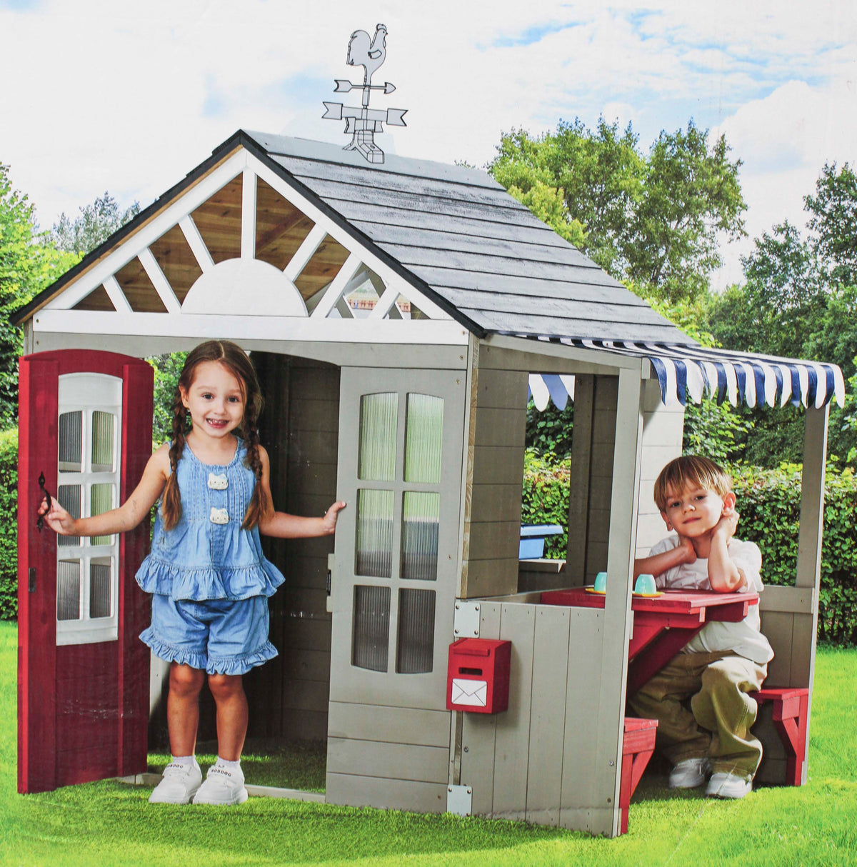 DELTA CHILDREN DELUXE BACKYARD PLAYHOUSE  45L X 20.6W X 16.4"H