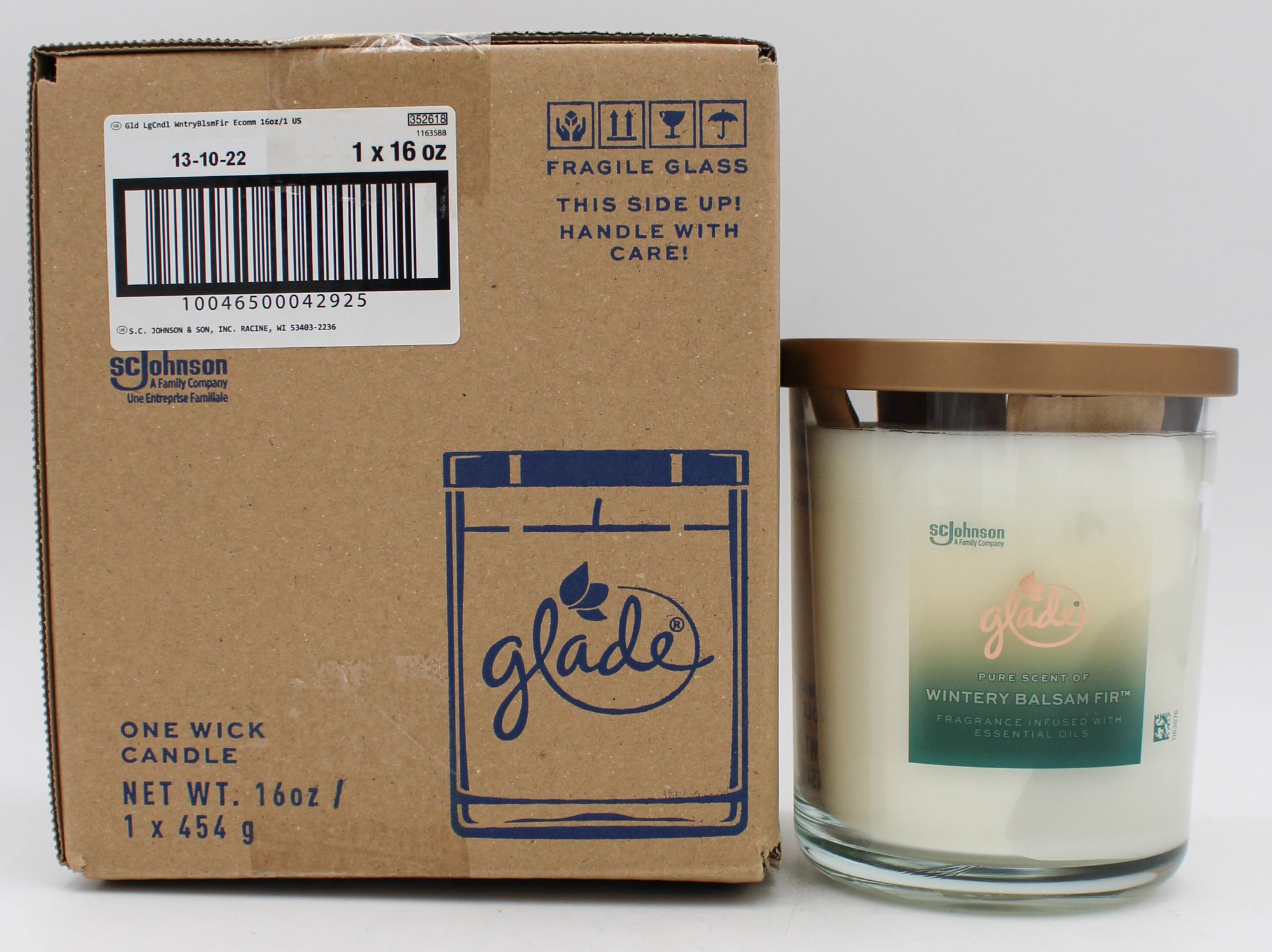 GLADE LARGE CANDLE WINTERY BALSAM FIR 16oz US