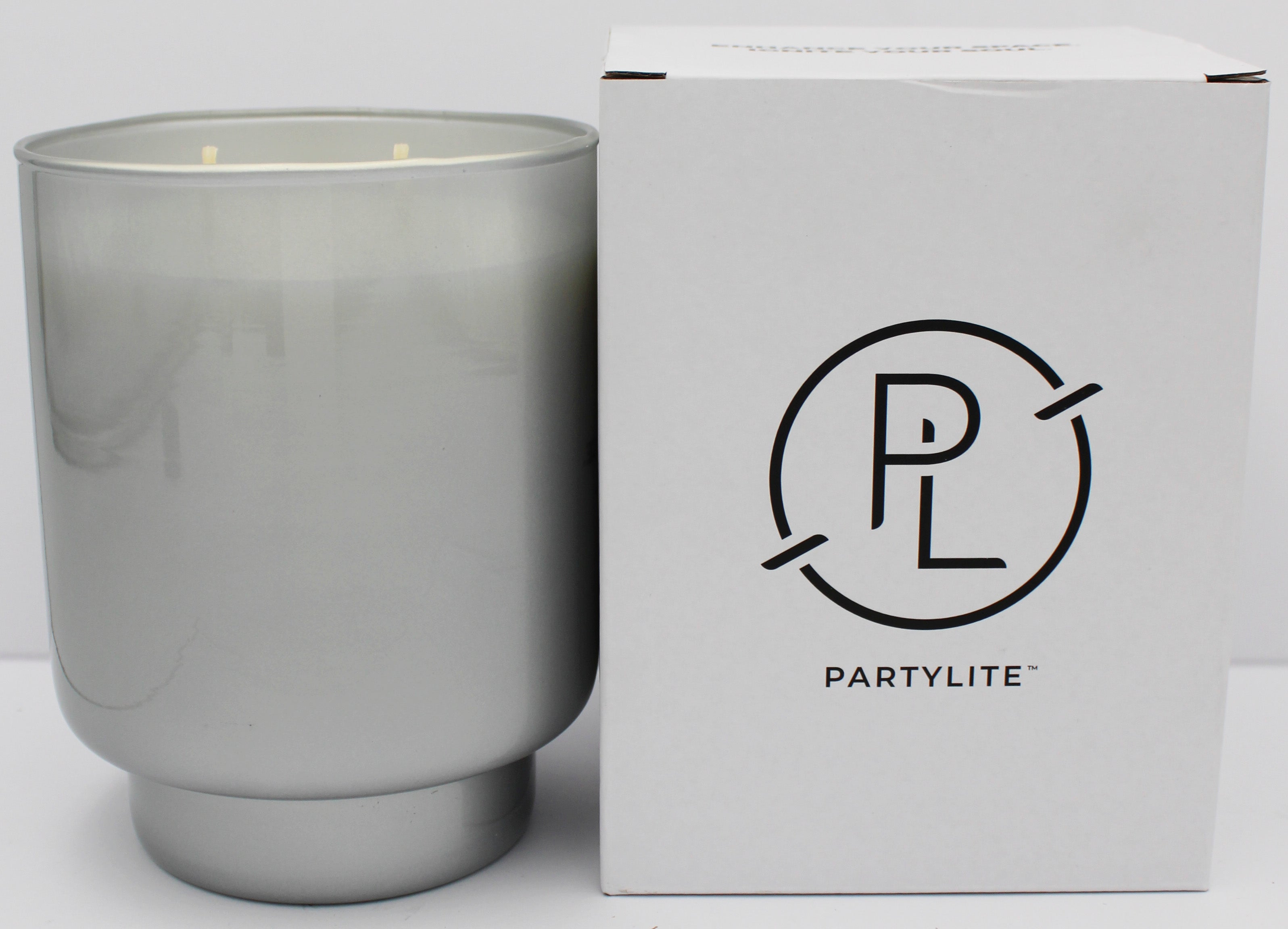 PARTYLITE SNOWFLAKES & COTTON 2-WICK SPECIALTY JAR CANDLE 33oz