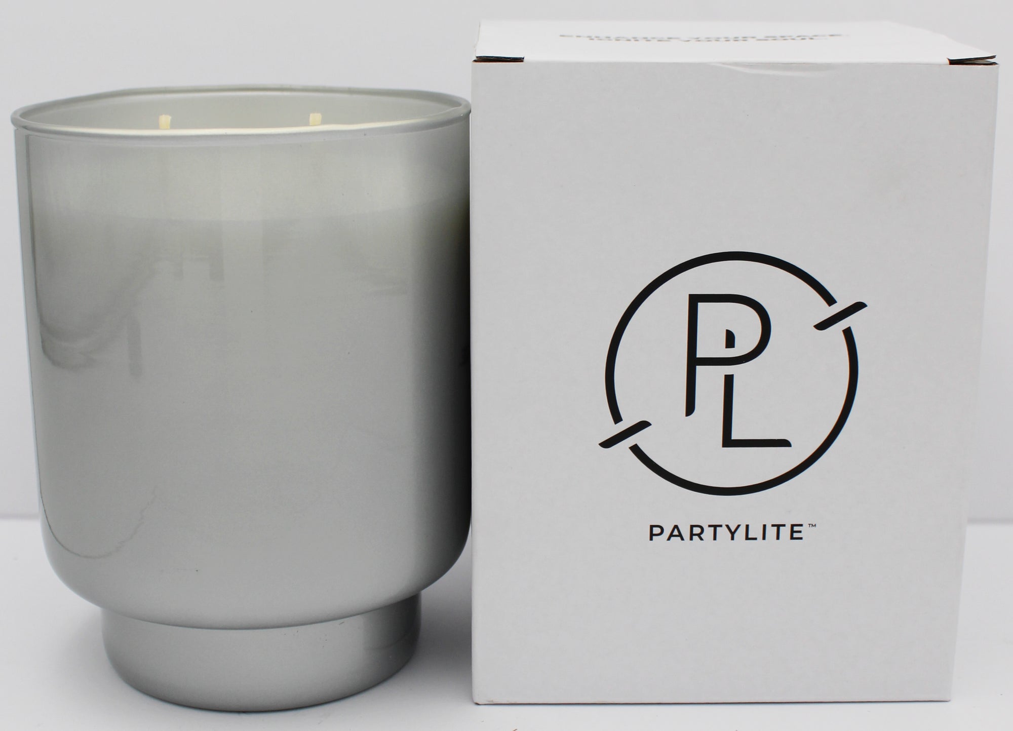 PARTYLITE SNOWFLAKES & COTTON 2-WICK SPECIALTY JAR CANDLE 33oz