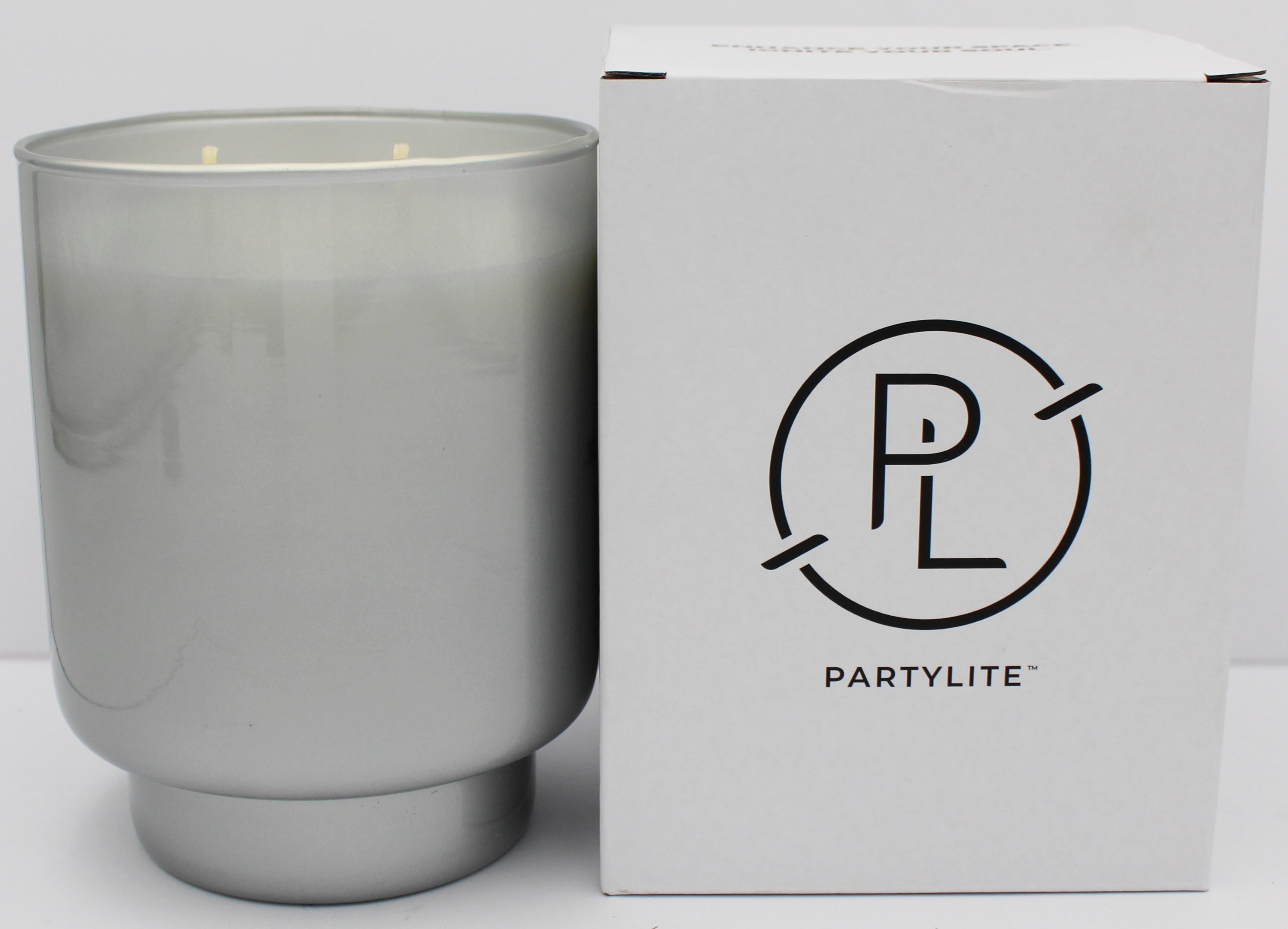 PARTYLITE SNOWFLAKES & COTTON 2-WICK SPECIALTY JAR CANDLE 33oz