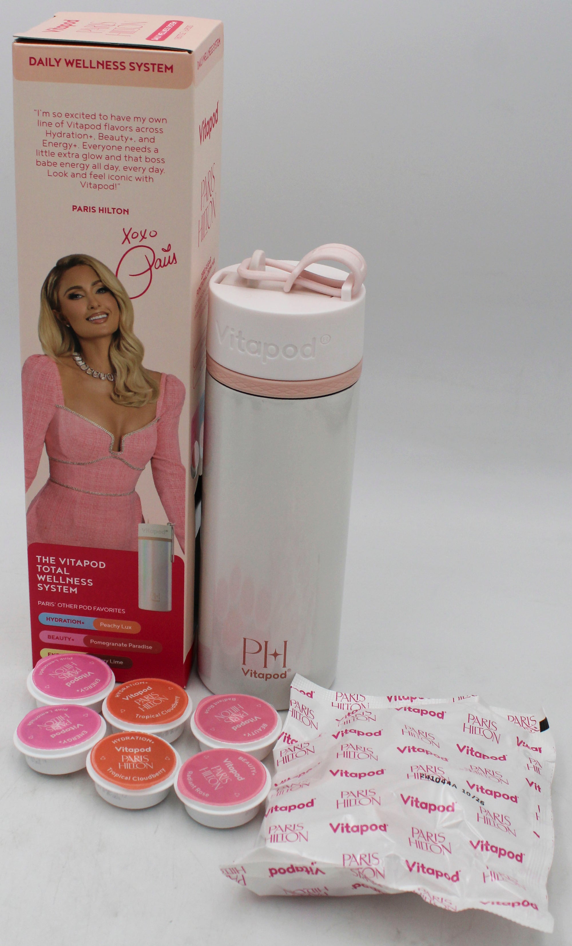 PARIS HILTON 22OZ HYDRATION BOTTLE W/ STRAW + 6 VITAPODS SYSTEM - CREAM EXP-09/2026