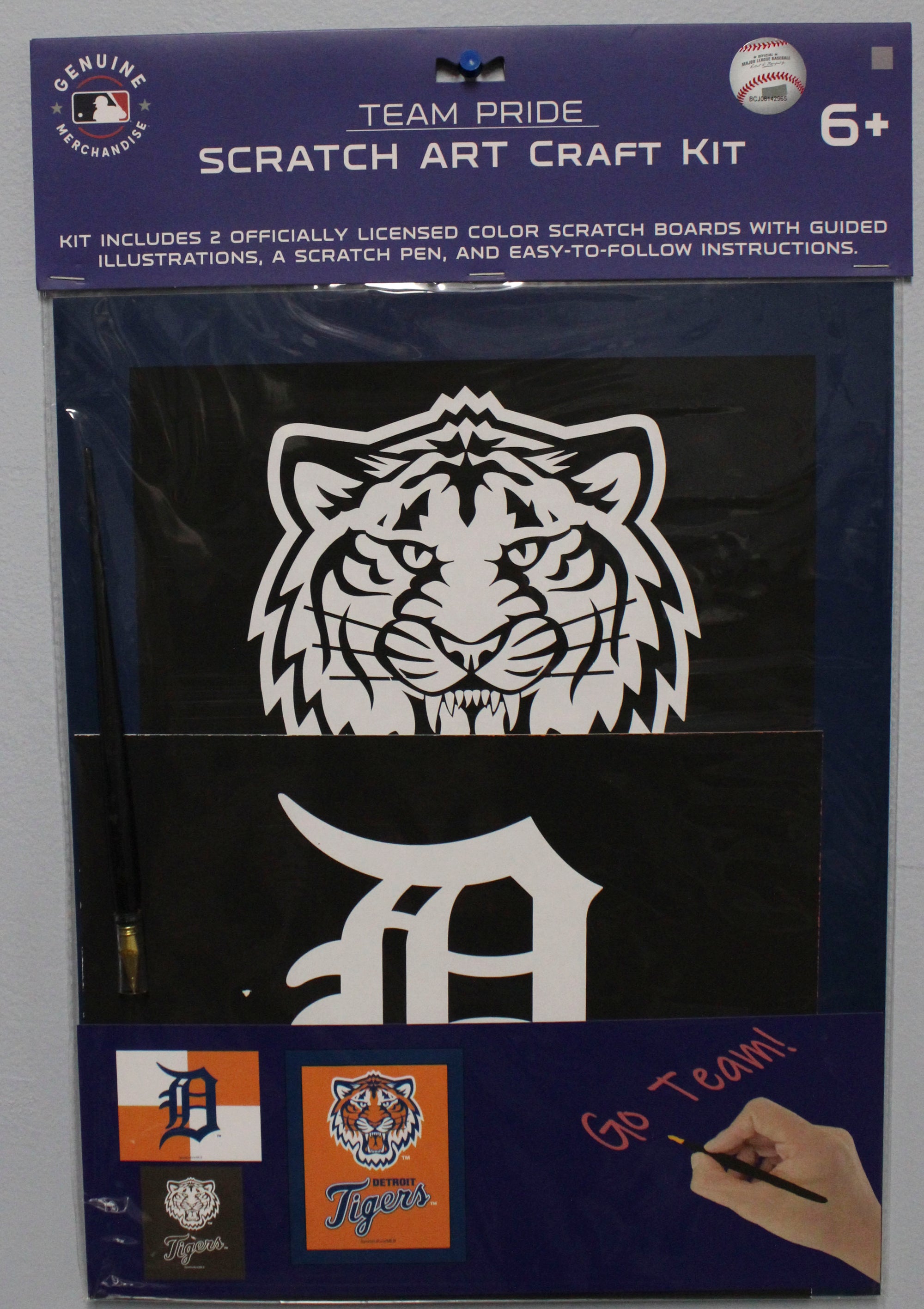 OFFICIALLY LICENSED DETROIT TIGERS SCRATCH ART CRAFT KIT