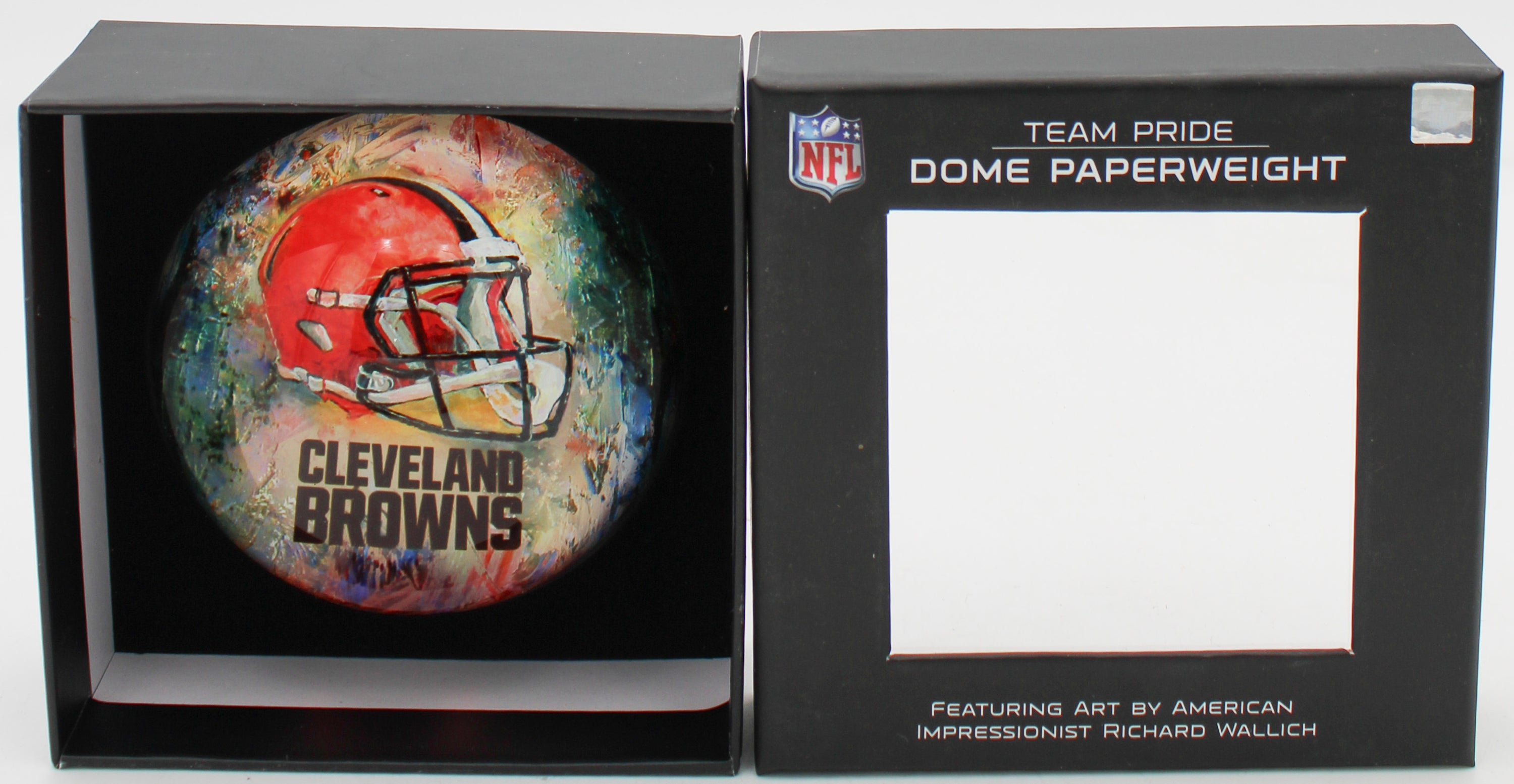 OFFICIALLY LICENCED CLEVELAND BROWNS GLASS DOME PAPERWEIGHT 4"