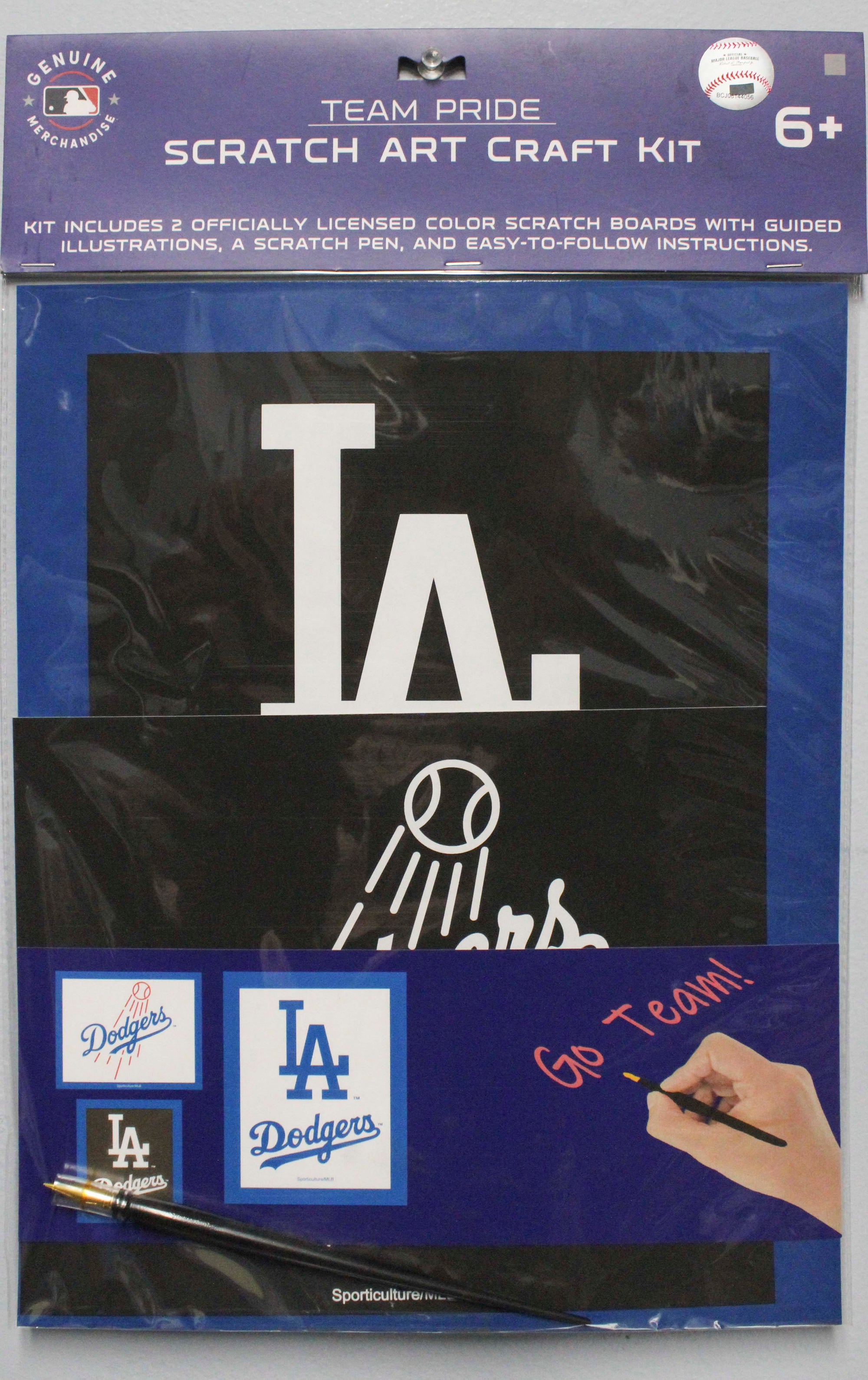 OFFICIALLY LICENSED LOS ANGELES DODGERS SCRATCH ART CRAFT KIT