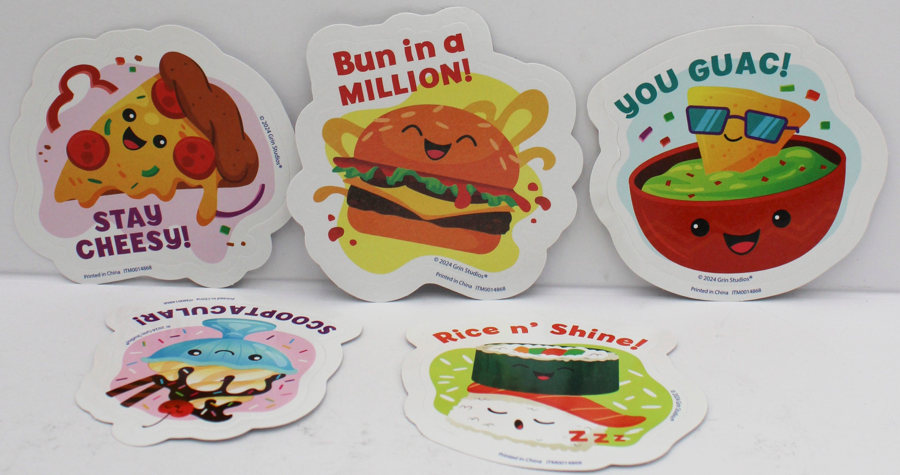 10 FUN MYSTERY SUPRISES IN BOX 5.5in x 5.5in x 7in