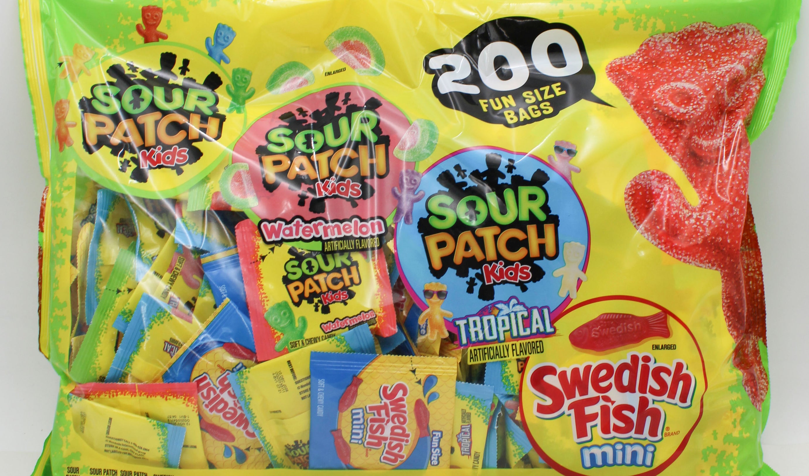SOUR PATCH KIDS & SWEDISH FISH BULK CANDY VARIETY PACK, 200 CT 5.66 LB BB 12/10/26
