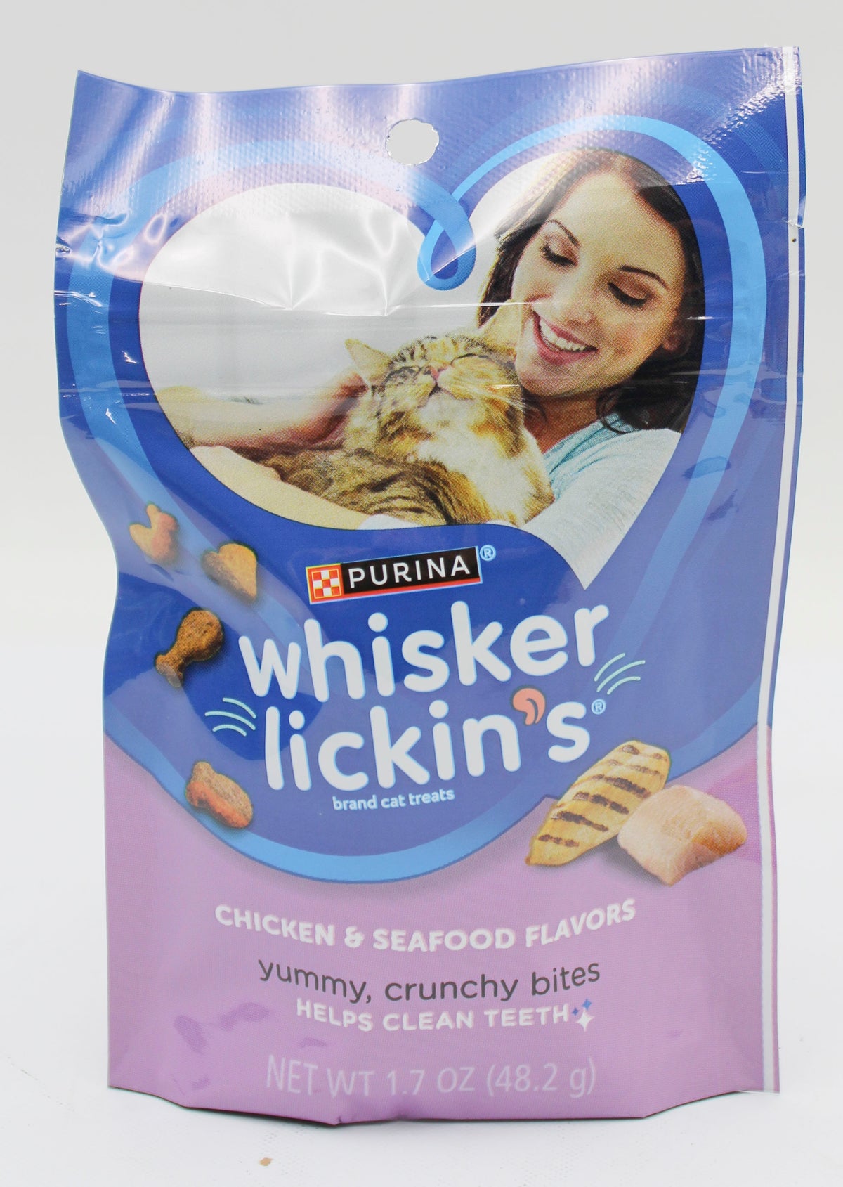 PURINA WHISKER LICKIN CHICKEN & SEAFOOD CAT TREATS 1.7oz. BB 6/30/27NI